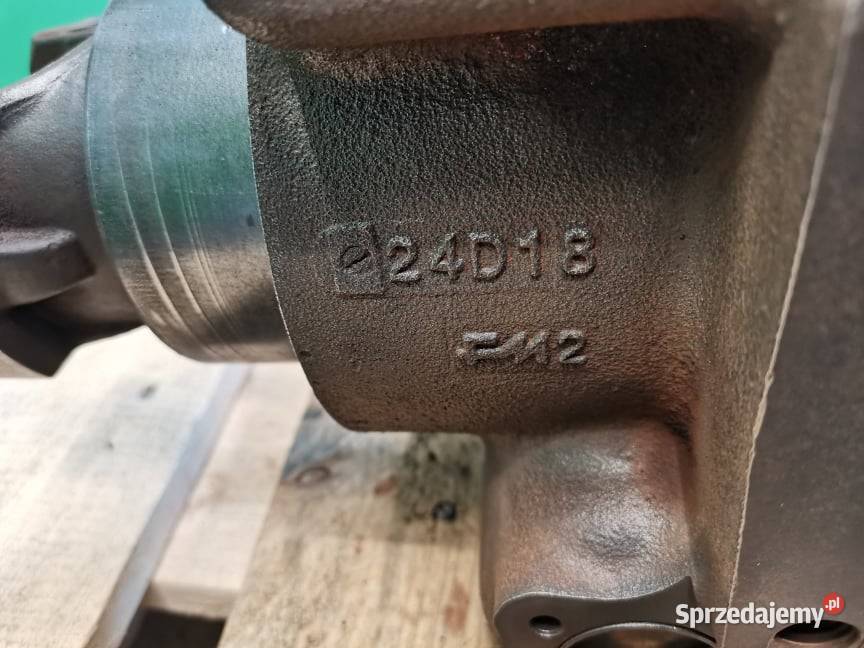 Środek mostu Case 735 FarmLift 9X32 Carraro wielkopolskie Wilkowo