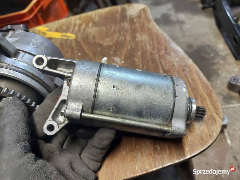 Honda CBR 1000f sc21 rozrusznik CBR1000 starter dolnośląskie Jelenia Góra
