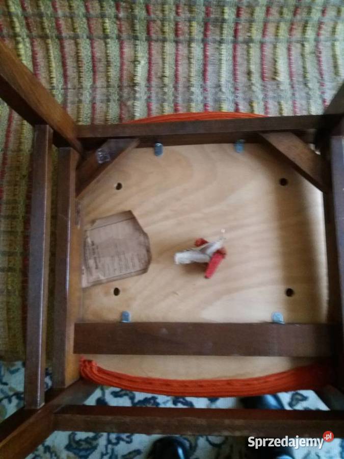 Krzesło drewniane tapicerowane z lat 80