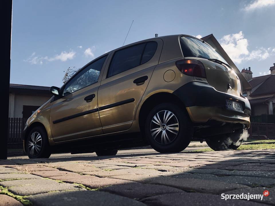 Toyota Yaris 10 VVTi 69 5drzwi Przeworsk sprzedam