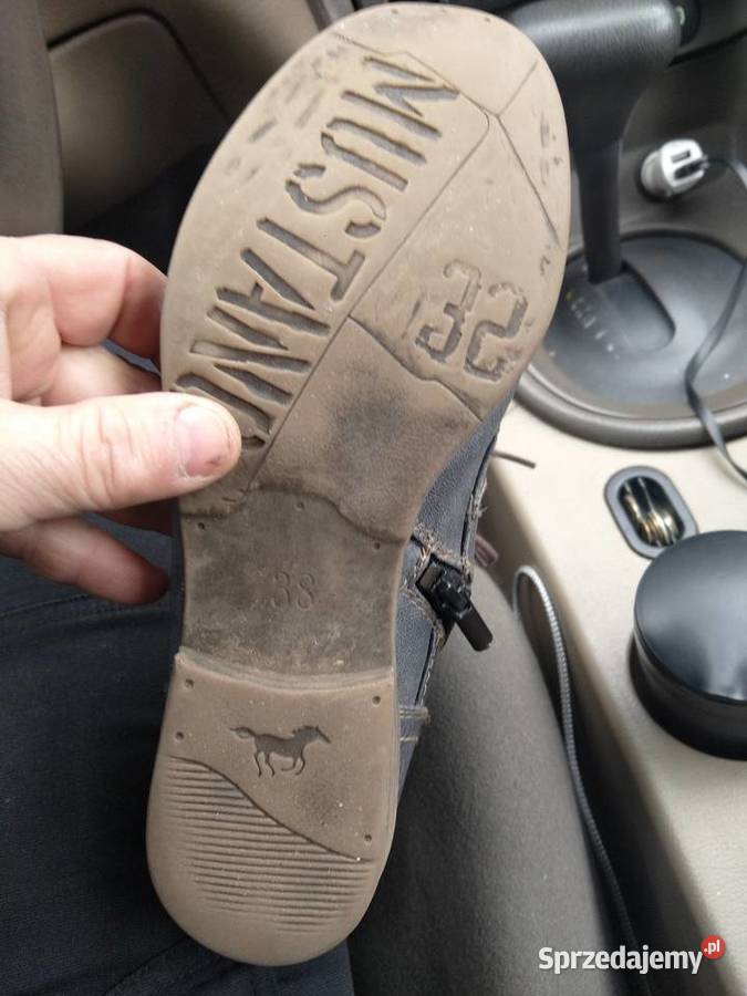 Buty skórzane ocieplane mustang 40 Łuków