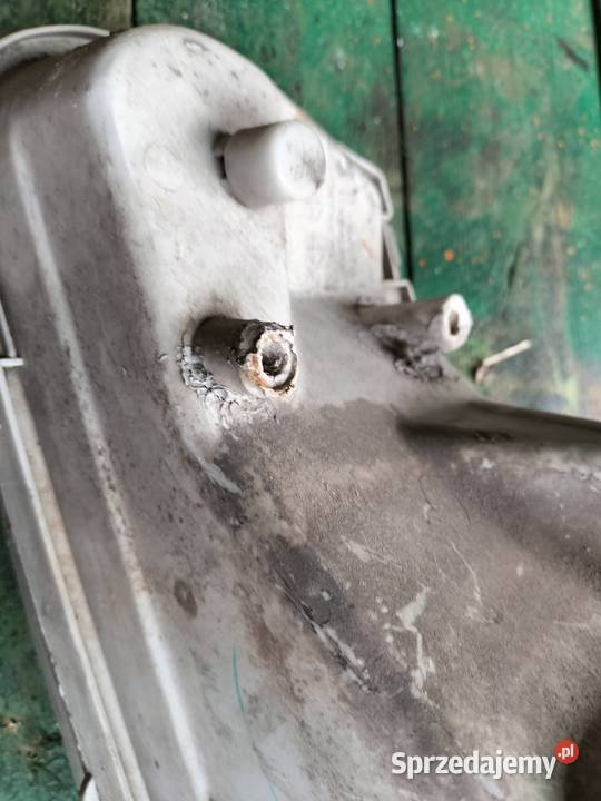 Mitsubishi Carisma LAMPA PRZEDNIA PRAWA Kamień-Kolonia