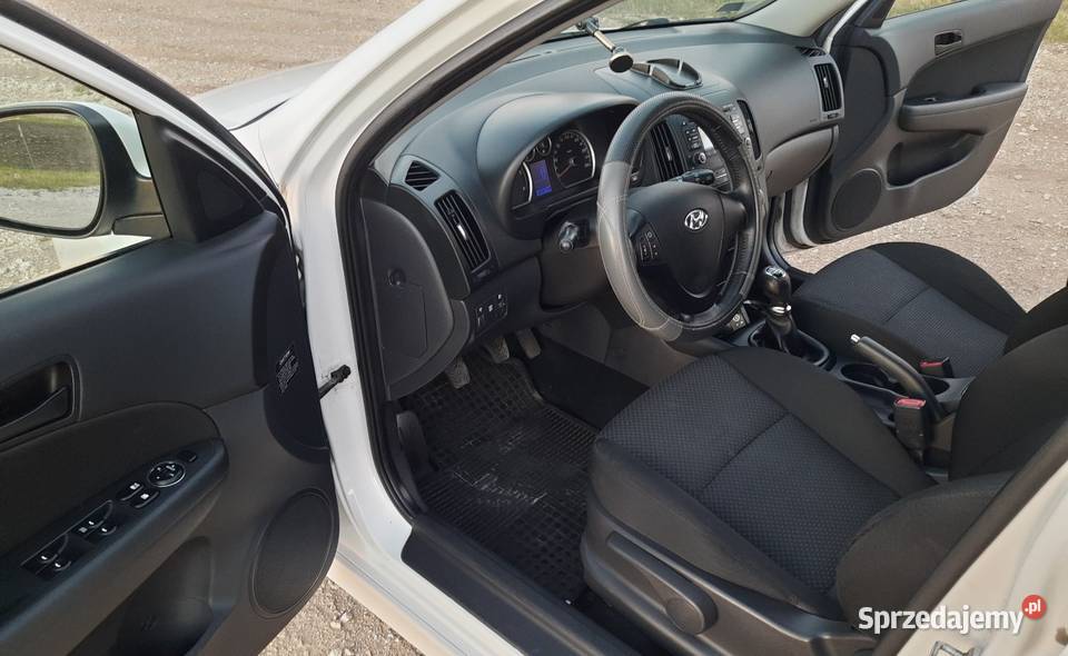 Hyundai i30 FD 16 crdi 90 Rok produkcji 2012 Hrubieszów