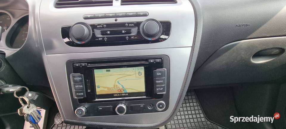 Seat Leon 16 TDI 105 zadbany bogate wyposażenie manualna Pyzdry