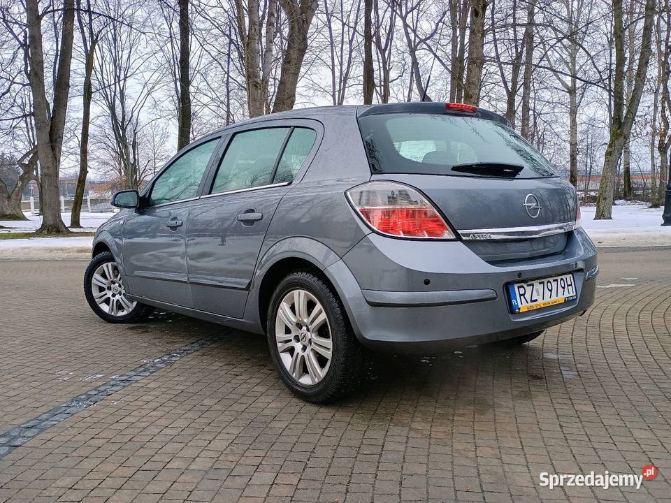 Opel Astra H 19 CDTI 140 AUTOMAT Rok produkcji 2007