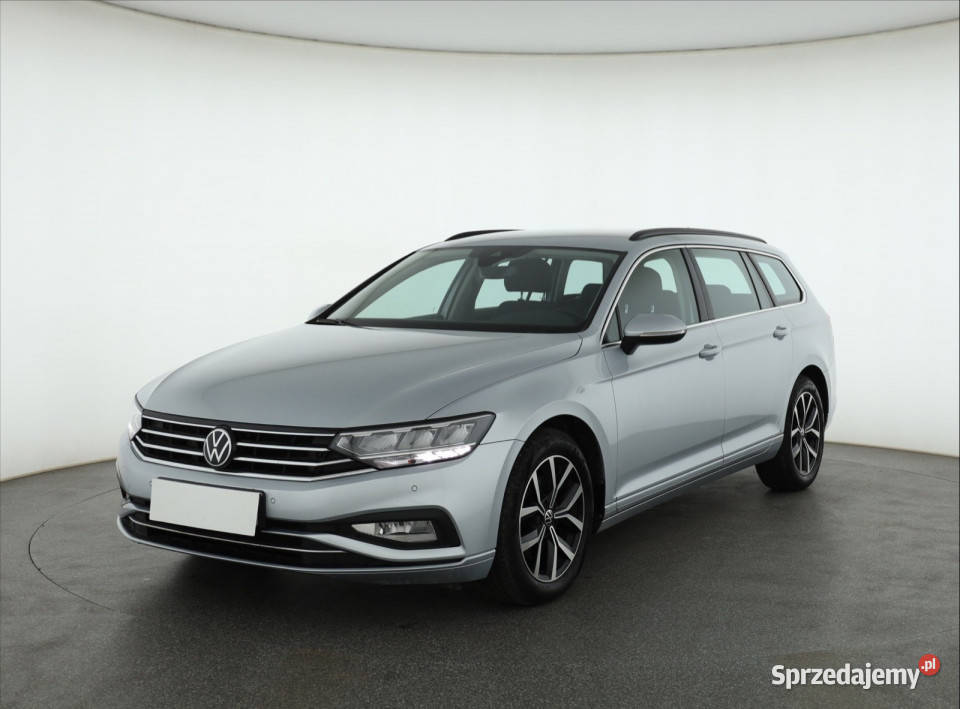 VW Passat 15 TSI asystent pasa ruchu Piaseczno