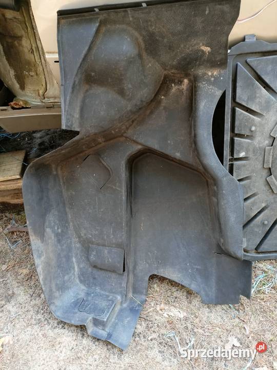 Mercedes W124 124 sedan wnęka boczna bagażnika Wyposażenie wnętrza