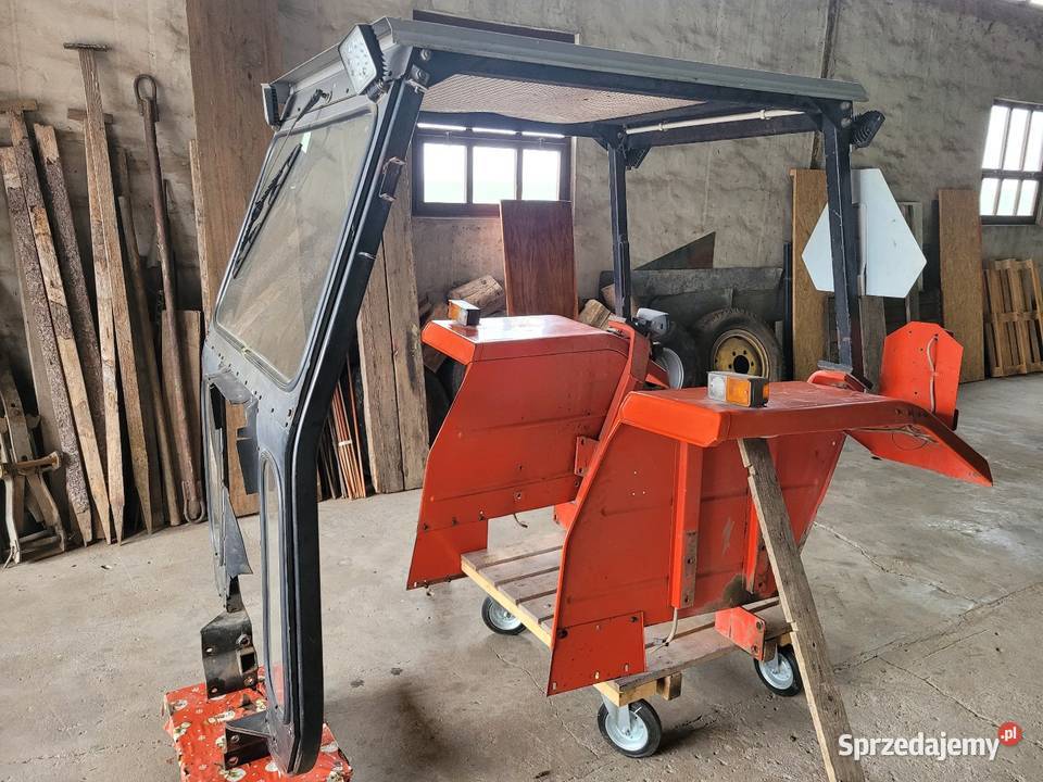 Kabina daszek MF255 Połowa sprzedam