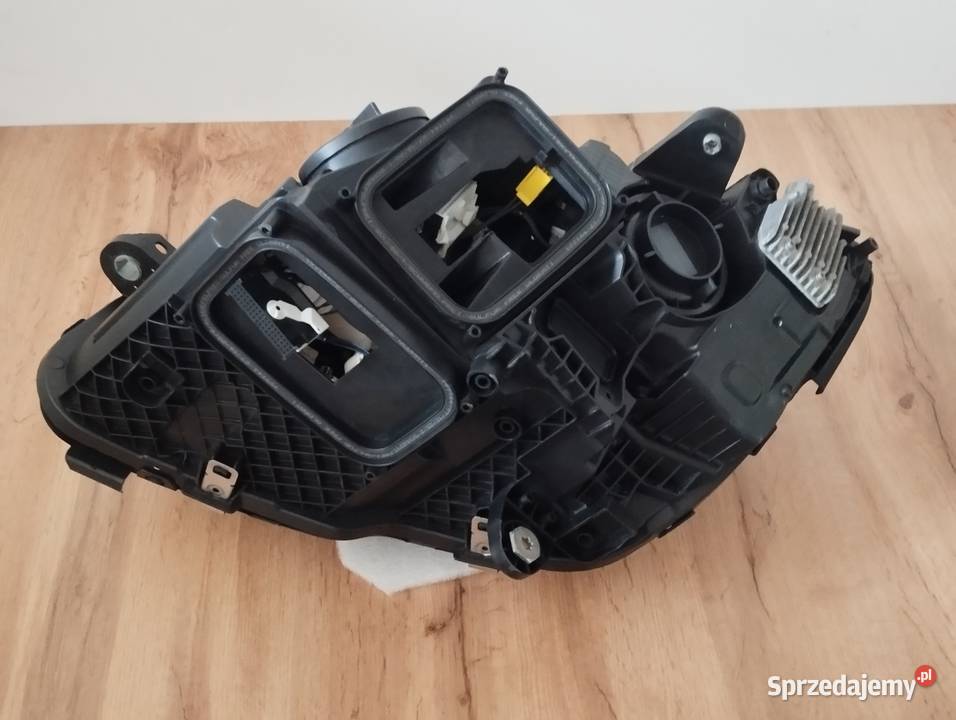 MERCEDES C W 205 LIFT Lampa Prawa Multibeam LED Rok produkcji 2020 Wschowa