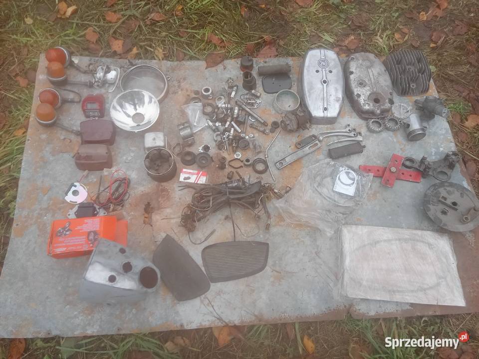 Jawa 175 cz 175 części głowica pokrywa Cylindry, głowice, pierścienie Brzozówka