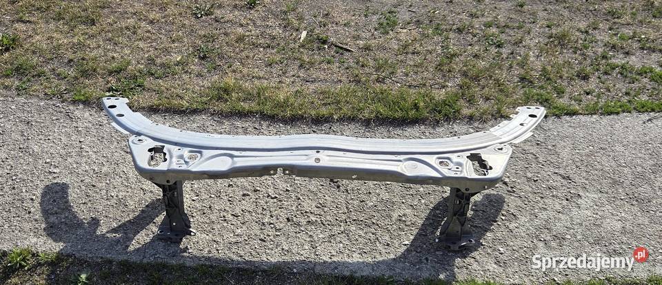 Pas przedni wzmocnienie Mercedes CKlasa W205