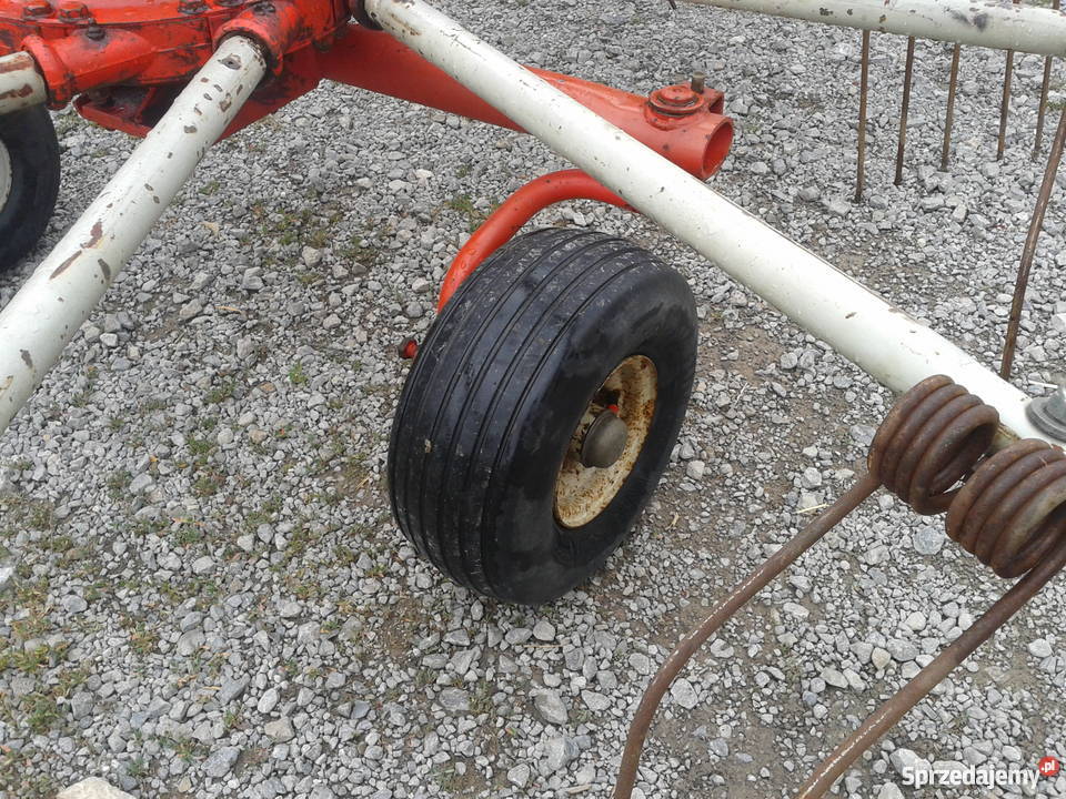 zgrabiarka karuzelowa kuhn Łagów