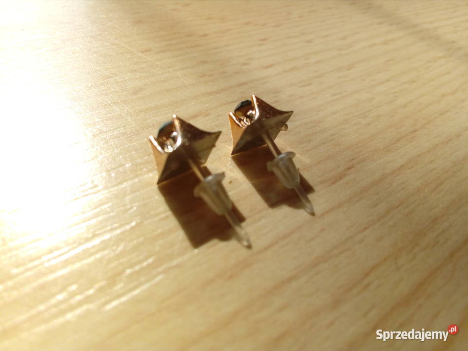 Kolczyki minimalistyczne