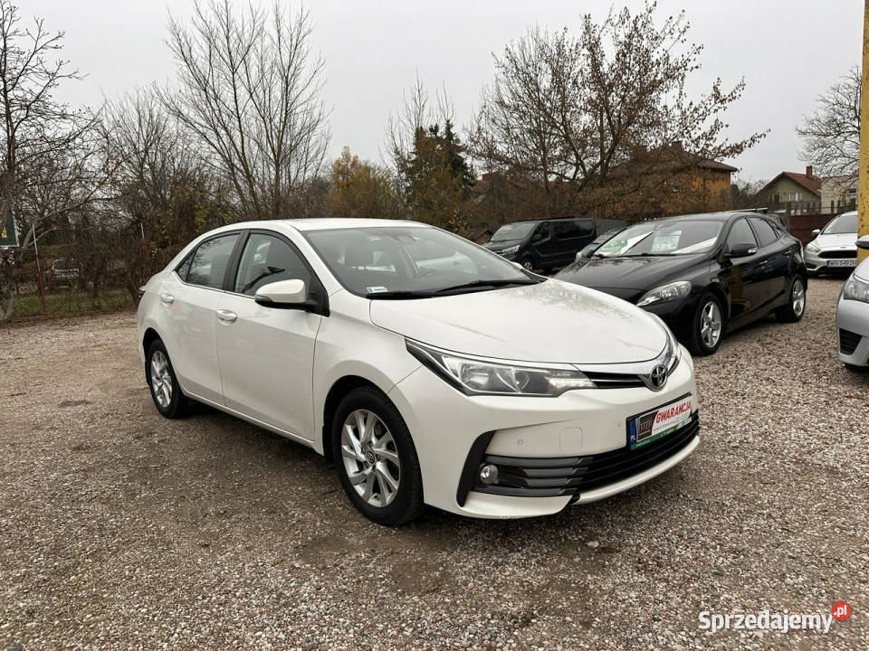Toyota Corolla 16 benzynaBiała perłaKamera autoalarm