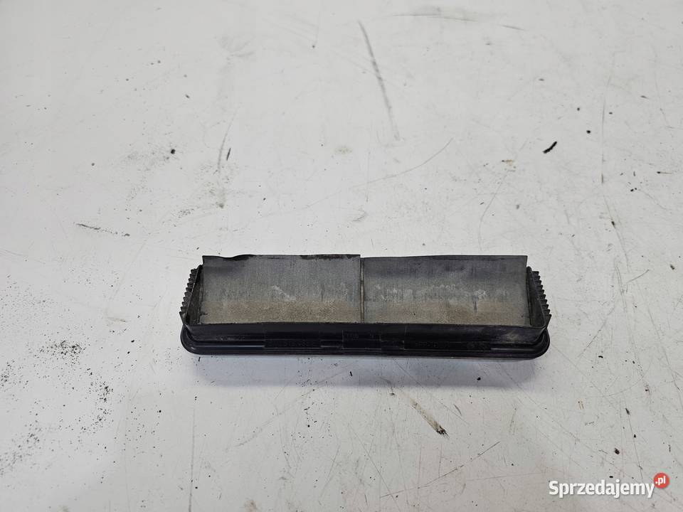 KRATKA WENTYLACYJNA TYŁ AUDI A1 8X 6X0819465E Atrapy Przystajń