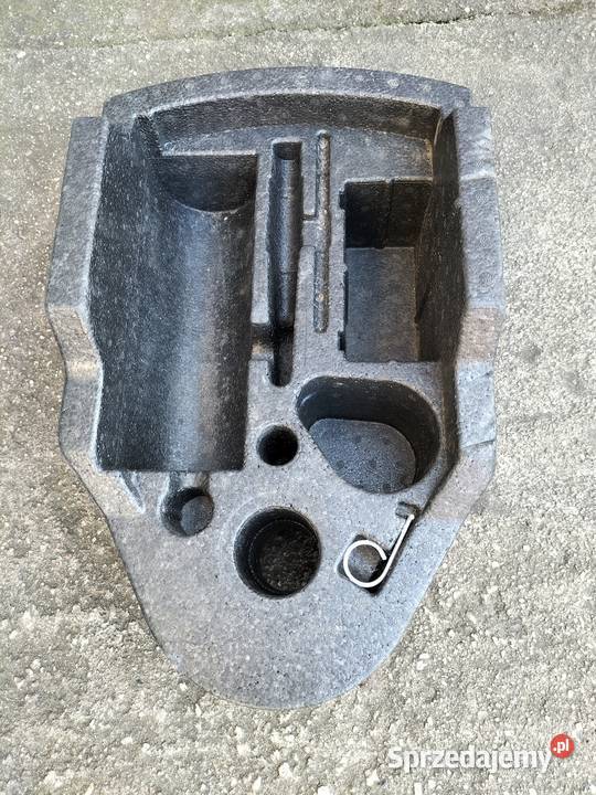 Oryginalny organizer bagażnika VW Passat B8 stan Chocianów