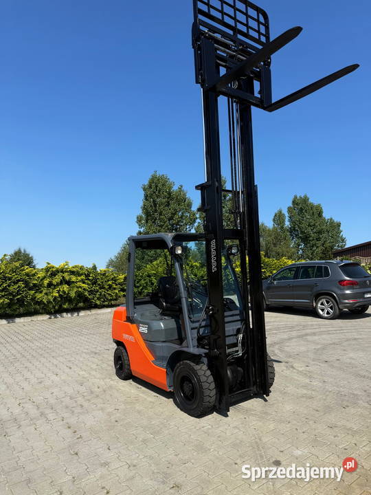 wózek widłowy TOYOTA 8FDF25 diesel 2500 przesuw łódzkie Działoszyn sprzedam