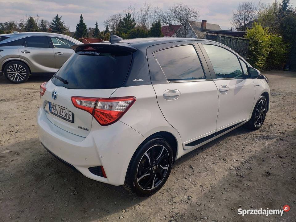 Toyota Yaris Hybrid Gwarancja Toyota 2028 1wł Yaris Gniezno sprzedam