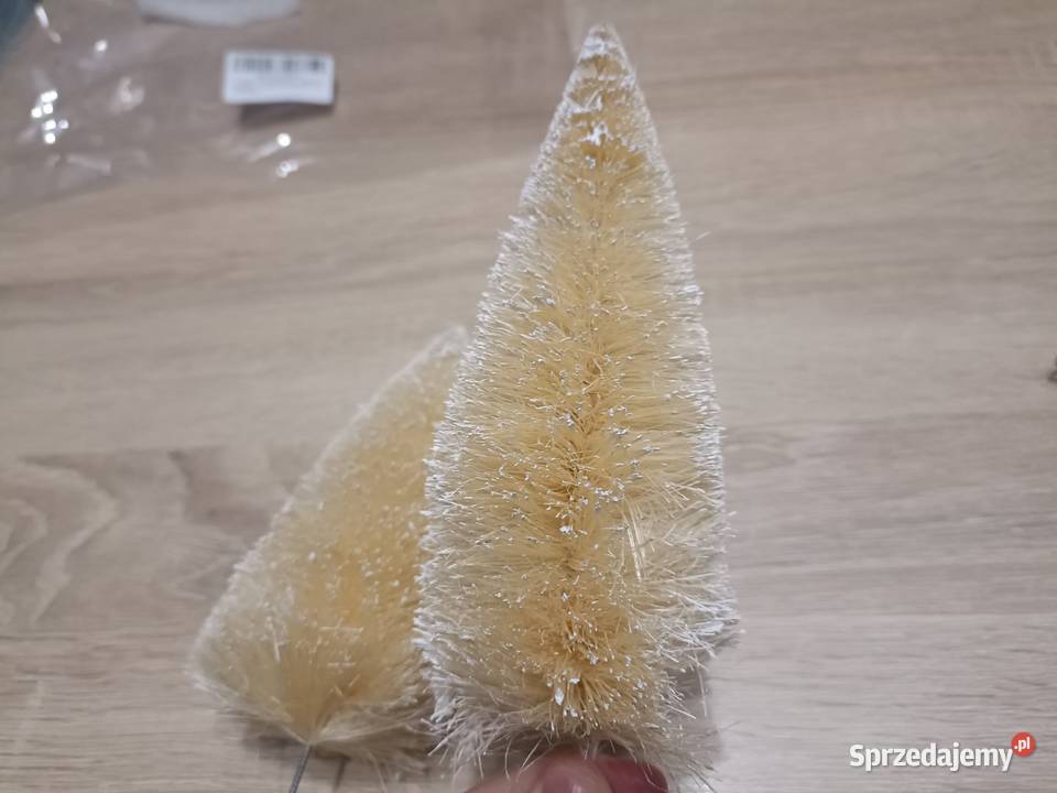 Choinki ośnieżone mini do kompozycji stroików pomorskie Kwidzyn