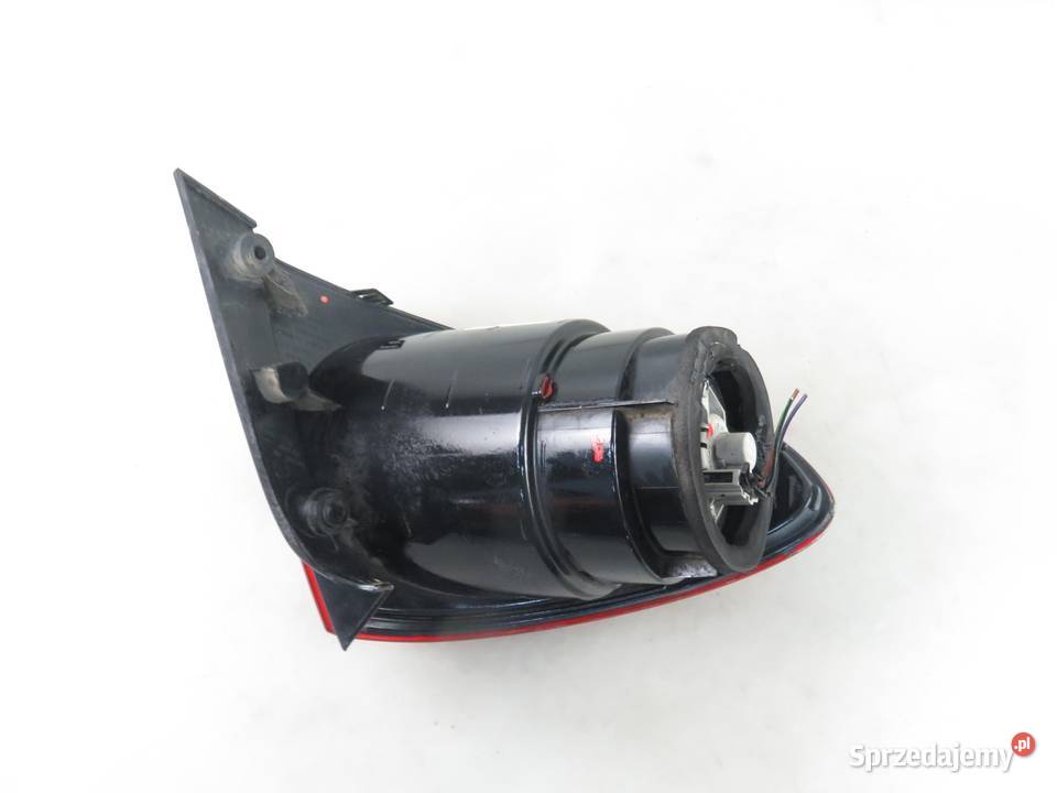 LAMPA PRAWA TYLNA SEAT TOLEDO III 5P5945112 osobowe