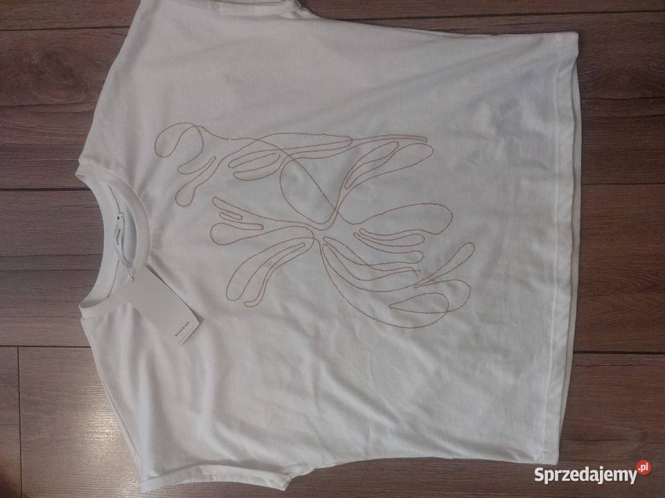 Tshirt bawełniany że złotym zdobieniem marki Kobyłka