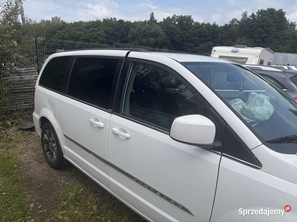 Sprzedam auto wypadku benzyna Town & Country