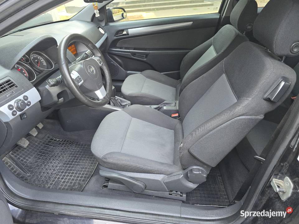 Opel Astra GTC 14Mpi LPG Wolanów