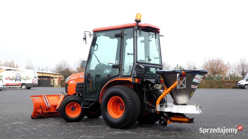 Traktor KUBOTA B2350 4x4 Pług Posypywarka Świnice Warckie sprzedam