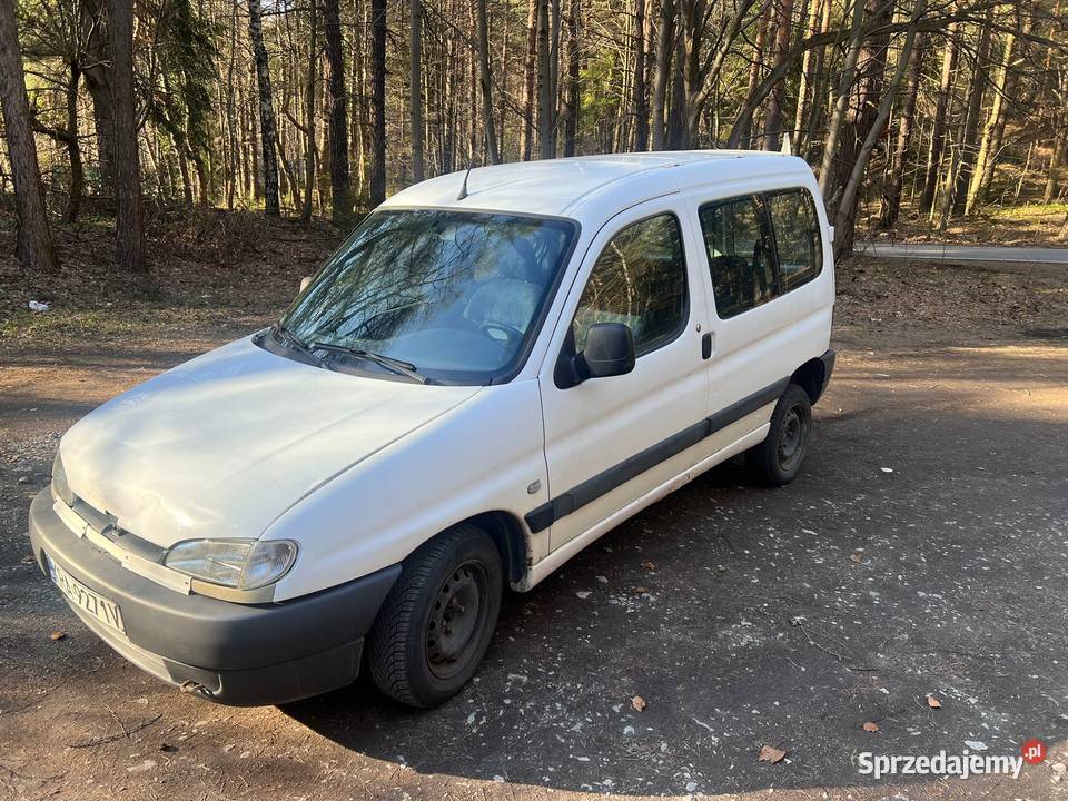 Peugeot Partner2001r 19 D SCT6 os przewóz Rok produkcji 2001 Chrzanów