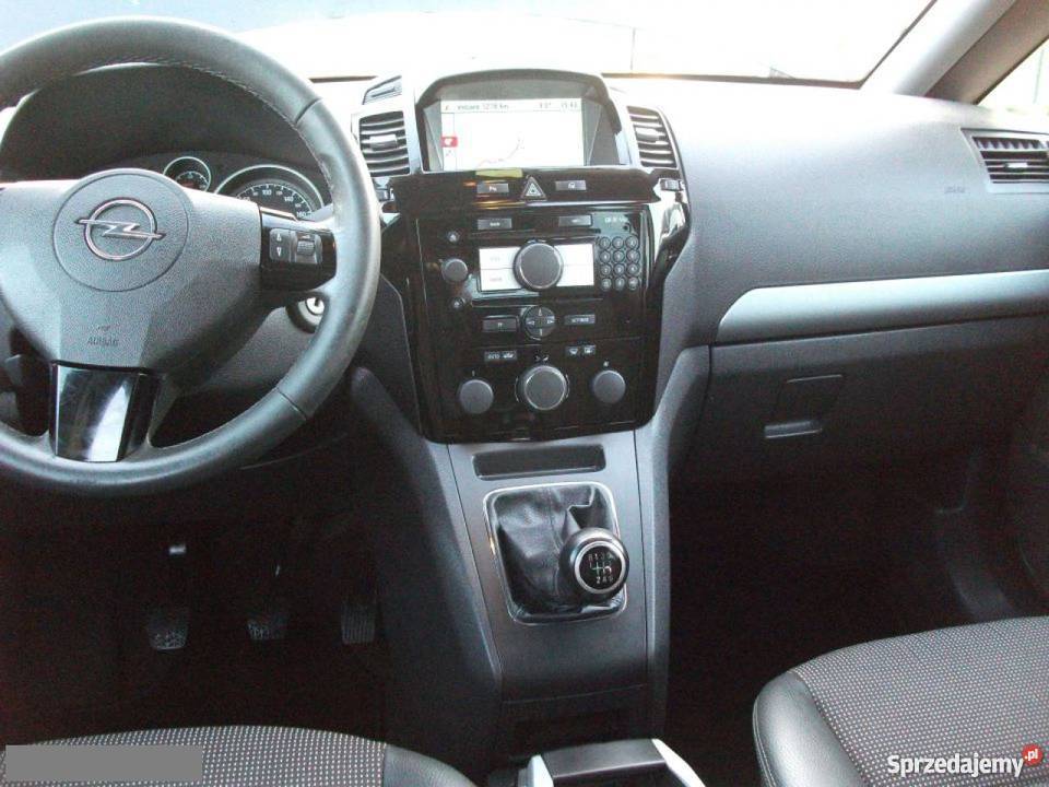 Na sprzedaż Opel czarny Opoczno