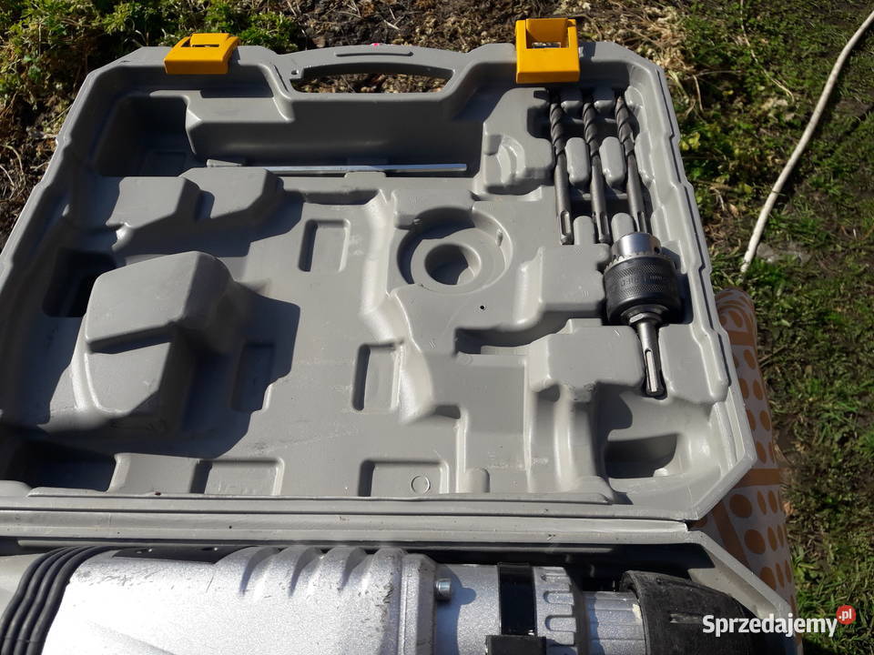 Młot udarowy marki Titan model TTB631SDS duża