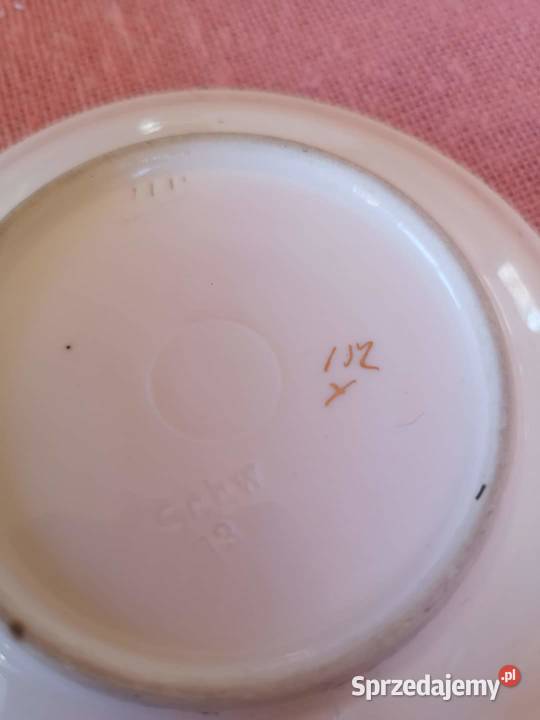 Filiżanka z wyciskiem numerycznym i literami Gdańsk