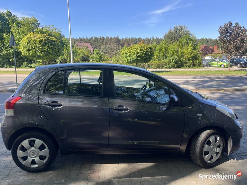 TOYOTA YARIS 2009 13 BENZYNA Yaris