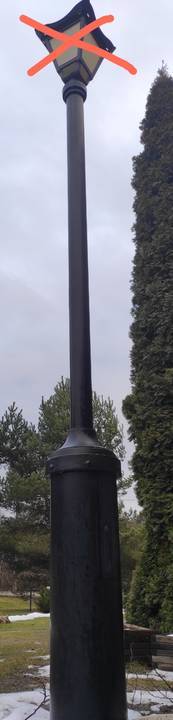 Zabytkowa lampa latarnia uliczna sandomierska