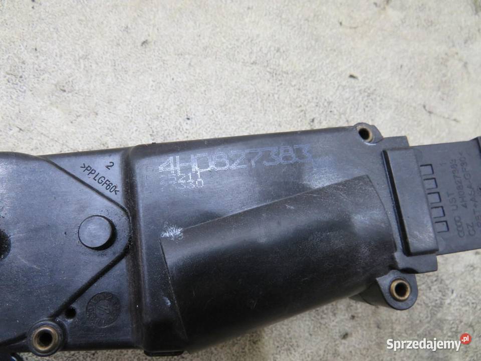 ZAMEK DOCIĄG KLAPY BAGAŻNIKA TYŁ 4H0827383 Siłowniki