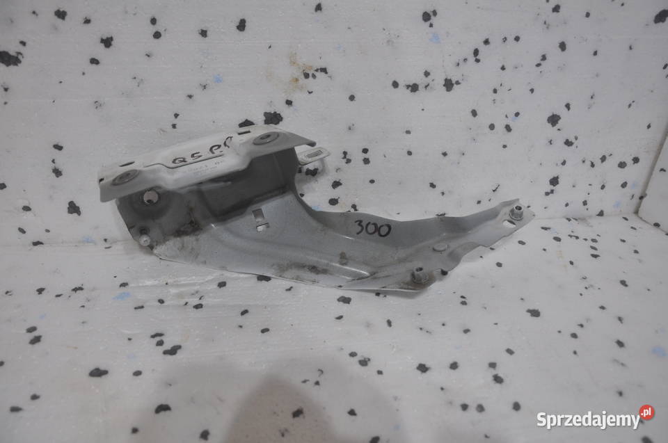 AUDI Q5 80a Mocowanie błotnika prawego Sierakowice sprzedam