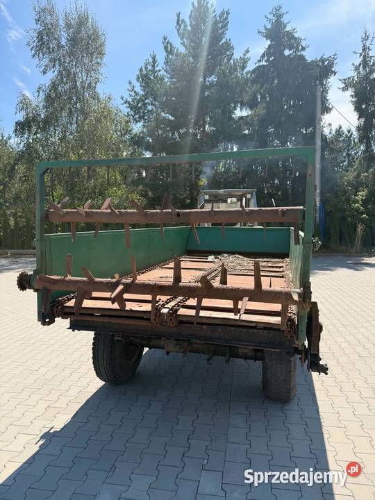 Rozrzutnik Przyczepa Dwuosiowa Przyczepy rolnicze świętokrzyskie Busko-Zdrój