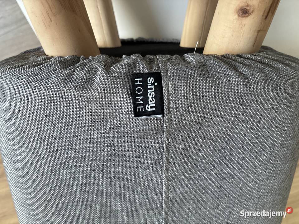 Stolik dziecięcy IKEA 2 pufy Sinsay dziecięce Banino