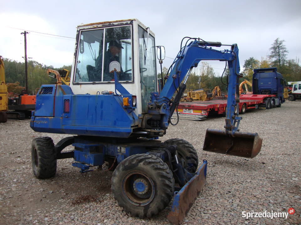 KOMATSU PW30 koparka kołowa waga 3970 Czaplinek