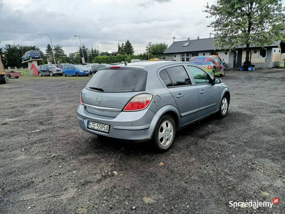Opel Astra Opel Astra H 16 05r H 20042014 nieuszkodzony Tarnów