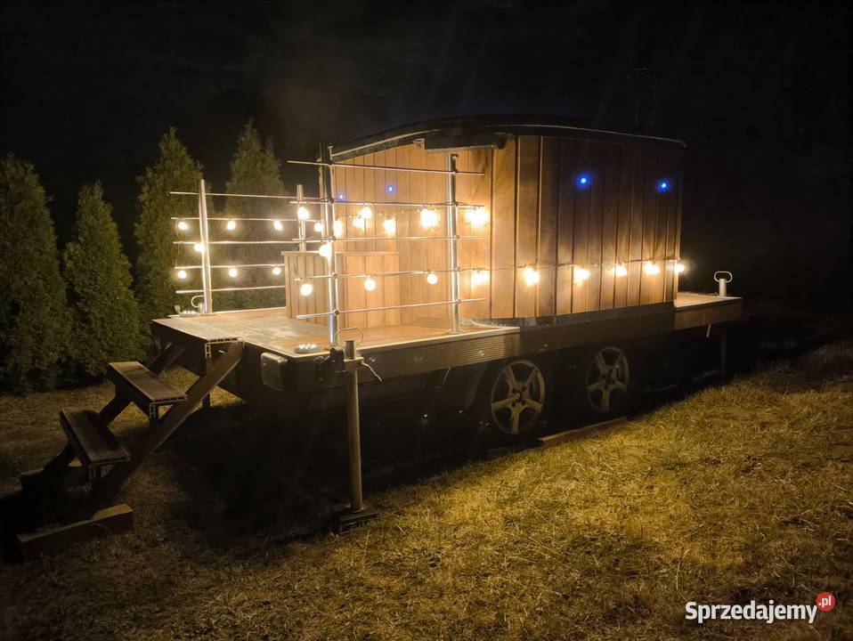Duże mobilne jacuzzi zarejestrowane