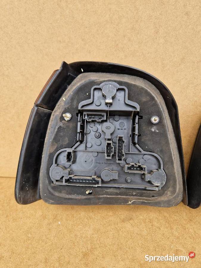Vw golf 3 lampy tylne lampa lewy prawy tył Lampy tylne sprzedam