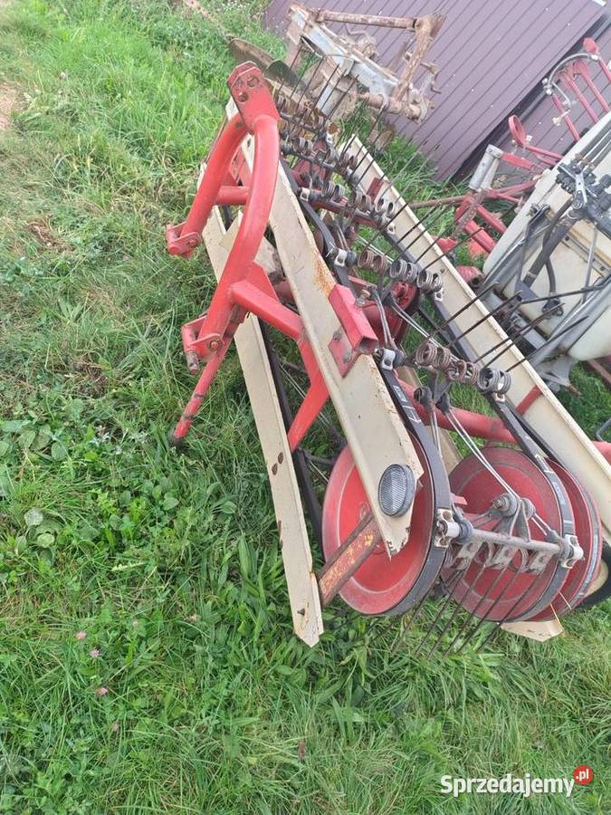 Przewracają do siana pasowa na 3 rzędy zebow Wolica Pierwsza