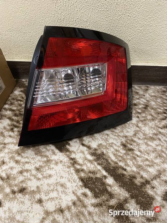 Lampa Prawa Tylna Depo Skoda Fabia III