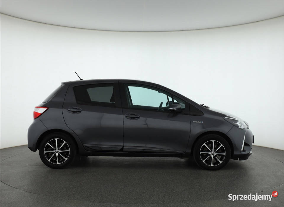 Toyota Yaris 15 Hybrid Hatchback Piaseczno