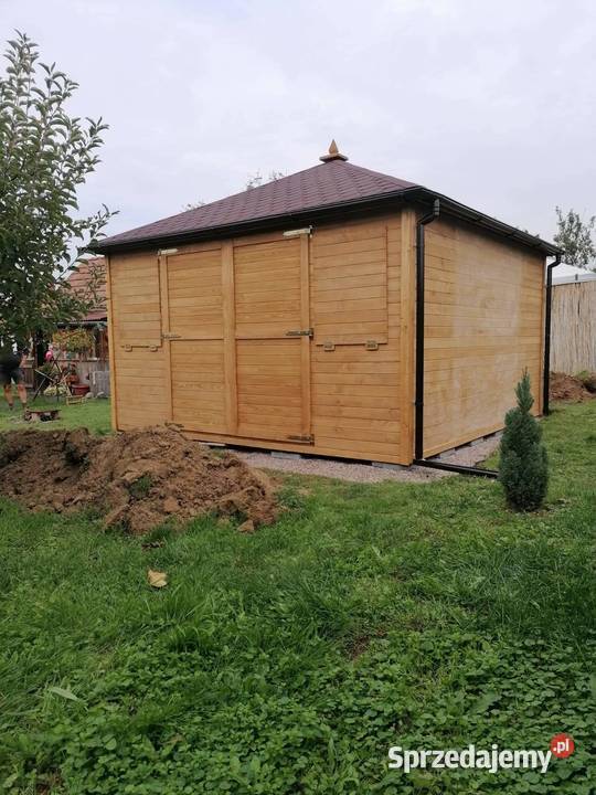 Drewutnia ze schowkiem Jordanów