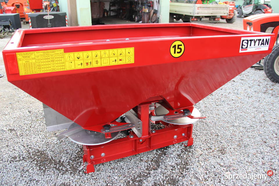 Rozsiewacz do nawozu dwutarczowy nowy model Rogóźno