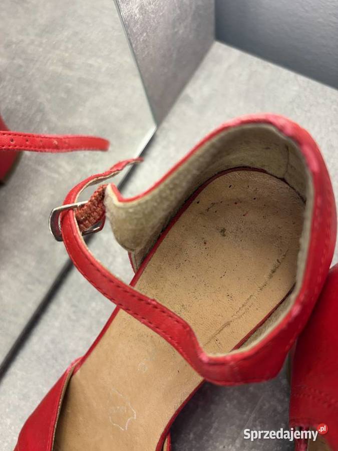 Buty na koturnie czerwone vintage Jasło