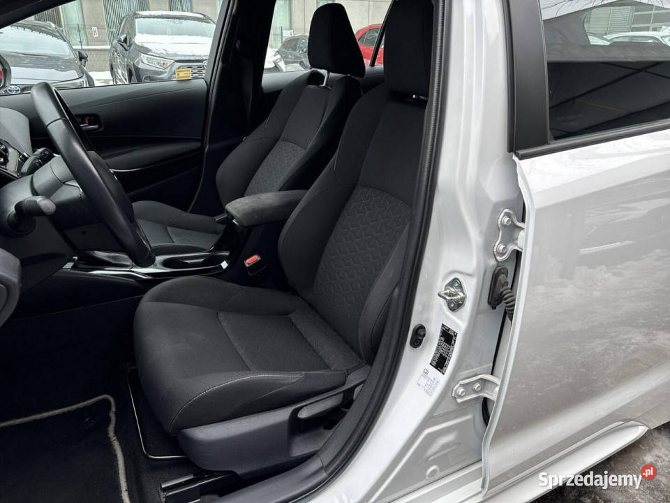 Toyota Corolla 18 Hybrid COMFORT salon Polska Corolla