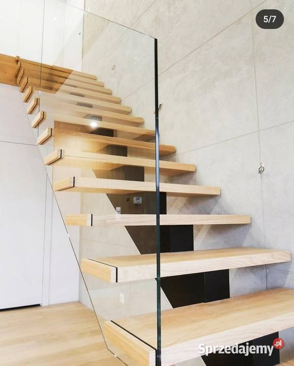 Schody drewniane gięte dywanowe na beton Schody wewnętrzne Bochnia